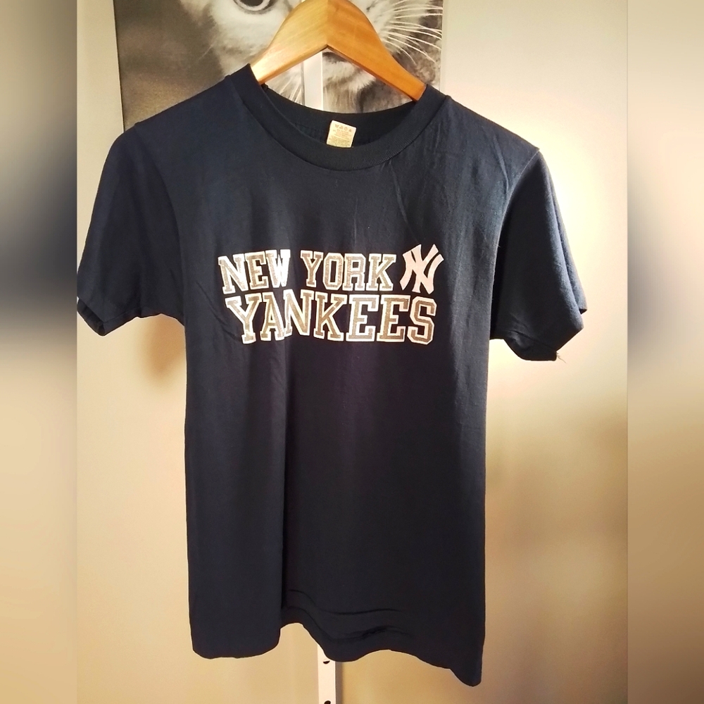 Yankees tshirt